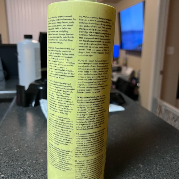 Amika Pro Smooth Over Shampoo Liter Brand New 33 oz - Picture 2 of 4